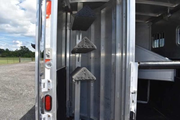 2002 Exiss SS20 2 Horse Trailer - Image 9