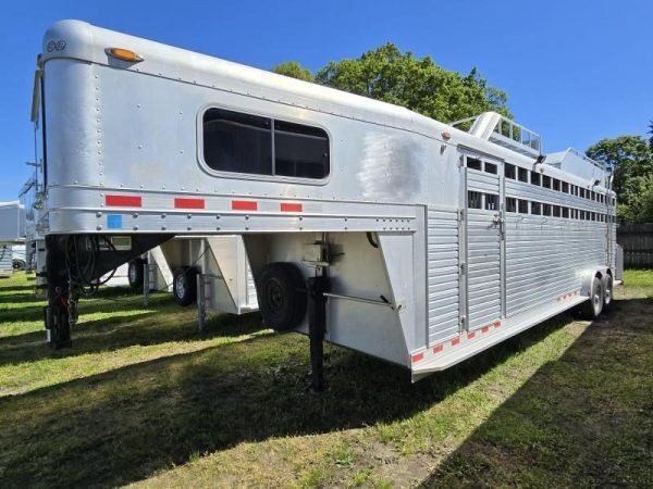 2006 C&C 4 Horse Gooseneck Trailer - Image 5
