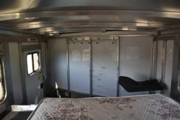 2014 Sundowner 2 Horse Gooseneck Trailer - Image 7