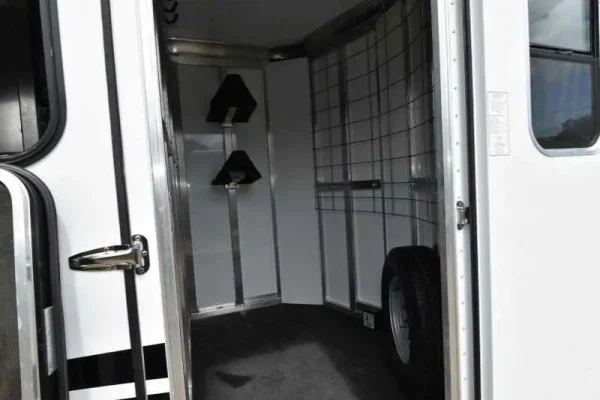 2016 Shadow 2 Horse Bumper Pull - Image 10