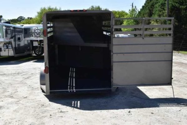 2017 CM 3HSLBP 3 Horse Trailer - Image 2