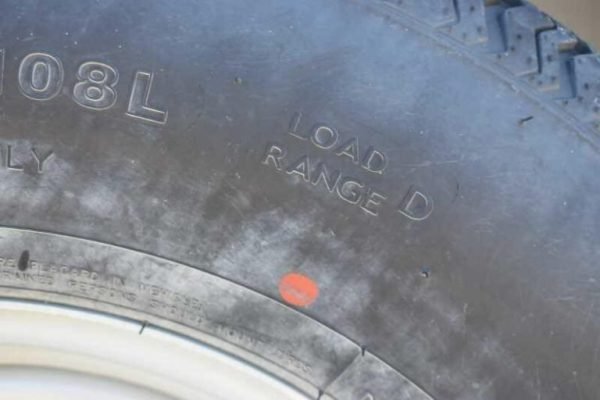 2017 CM 3HSLBP 3 Horse Trailer - Image 6