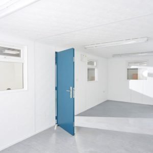 8Ft x 5Ft Mains Toilet/Shower - Image 8